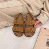 Retro mattes Leder braun Britischer Stil Strandschuhe Mädchen Baby Junge weichsohlige Sandalen 2025 neue Sommerschuhe rutschfest