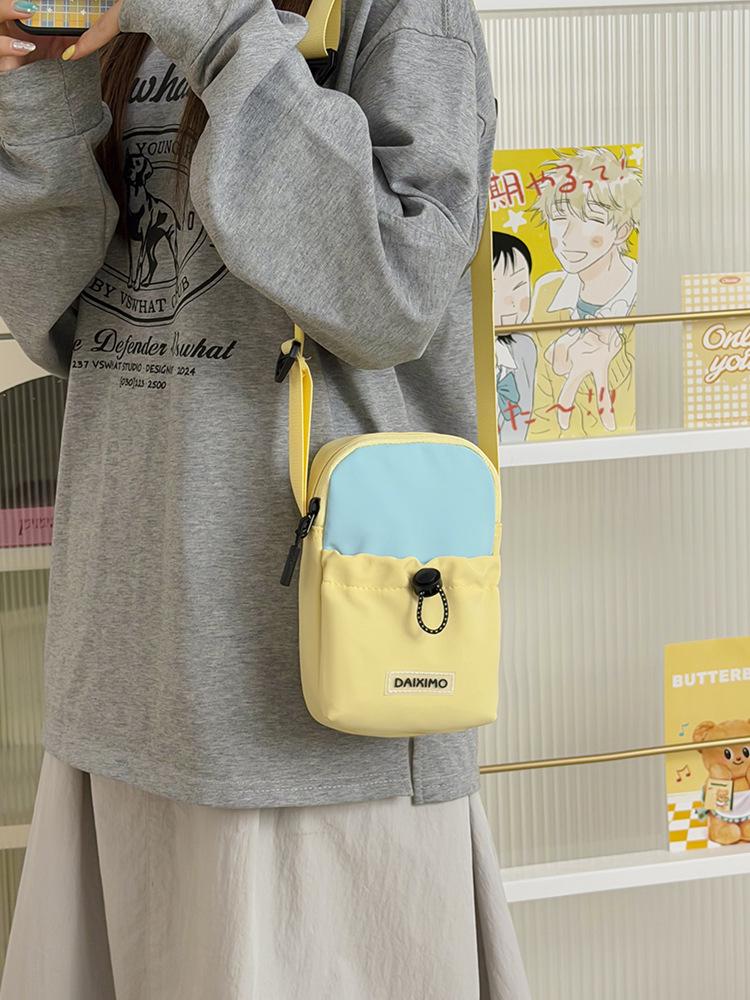 Trendy Waterproof Mini Crossbody Bag: Lightweight, Versatile Phone Pouch for Casual Summer Style