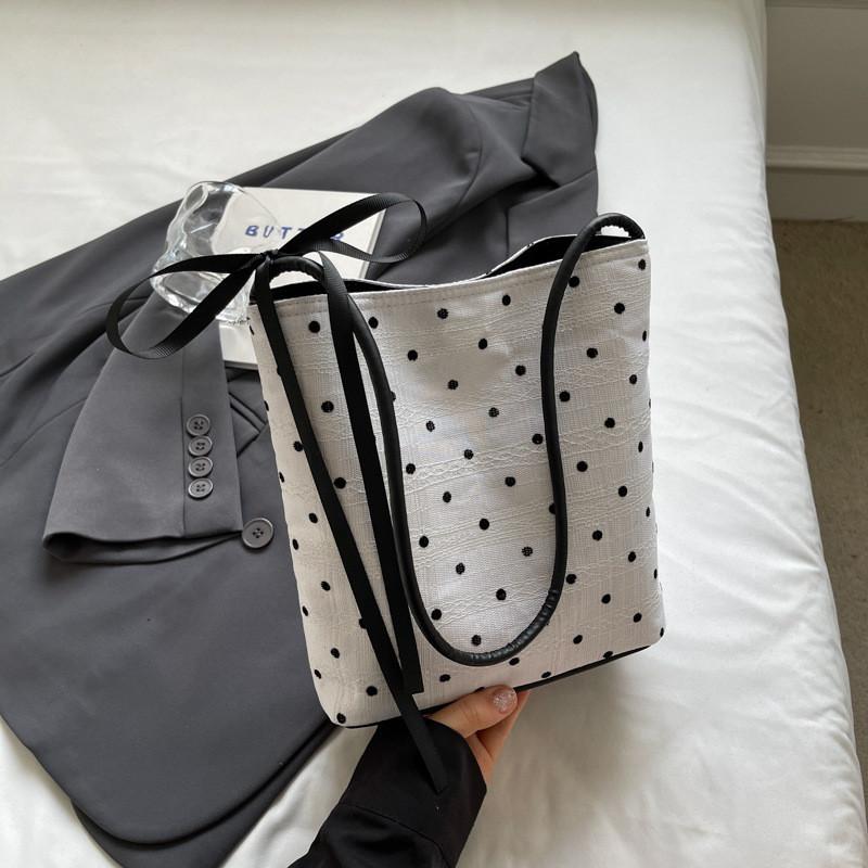 

Stylish And Versatile Canvas Tote Bag For Women In Trendy Summer Colors OffWhite