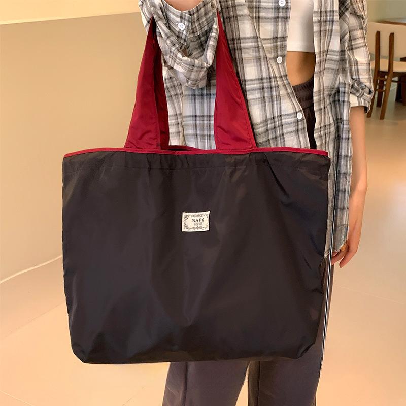 Экологичная большая водонепроницаемая складная сумка для покупок на плечо с завязками 1PC чёрный 629₽