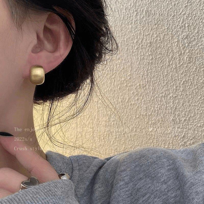 2025 Stilvolle High-End Mattierte Steckerohrringe – Bestseller Nischen-Ohrschmuck mit Raffinierter Ausstrahlung