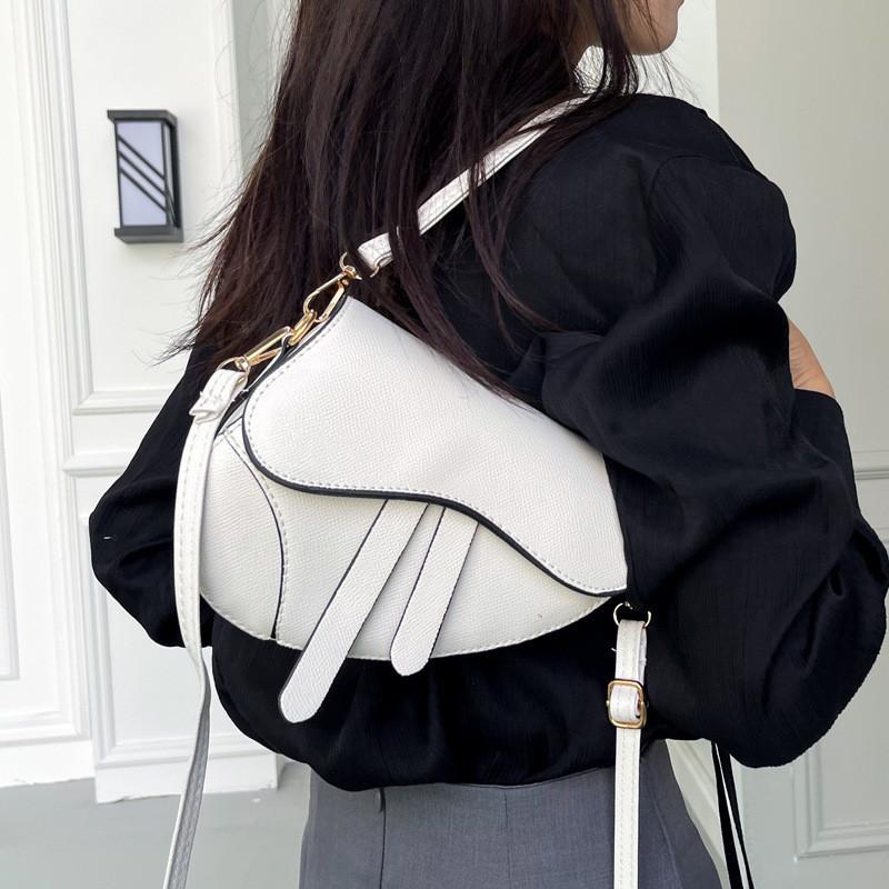 Elegant Vintage Style Pu Saddle Bag For Women Chic Summer Shoulder Bag 2024 Trend