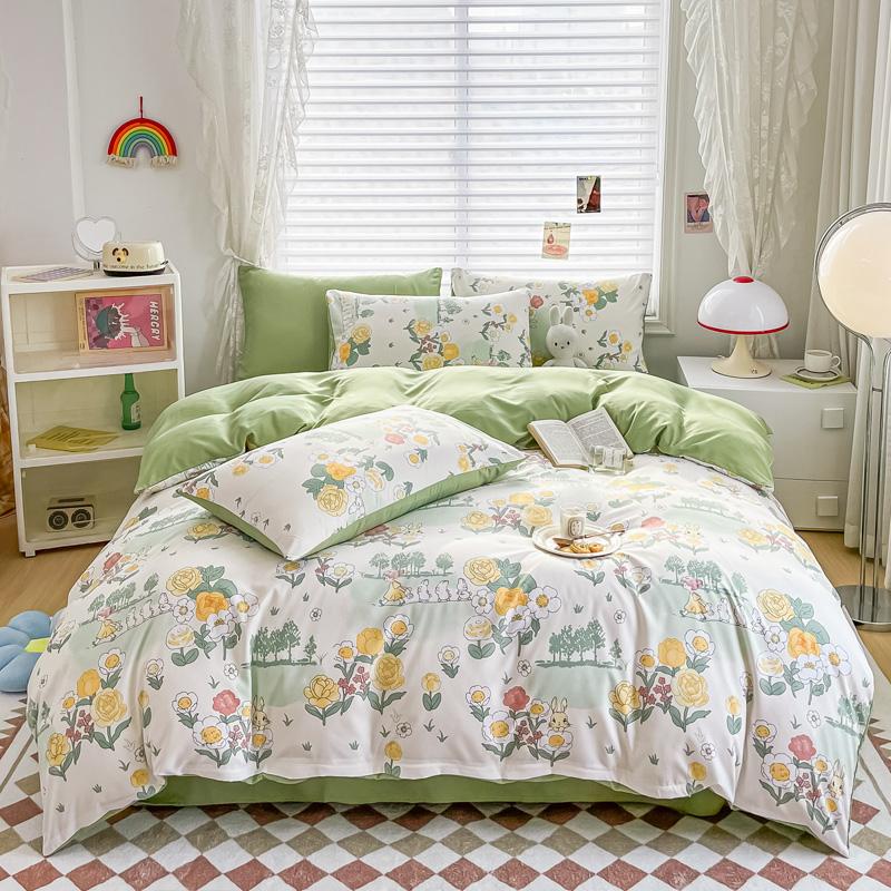 4Pcs Cartoon Black Dog Duvet Cover Set Khaki Striped Bedding With 1 Bed Sheet 2 Pillowcases Bedroom Love Print Comforter Cover