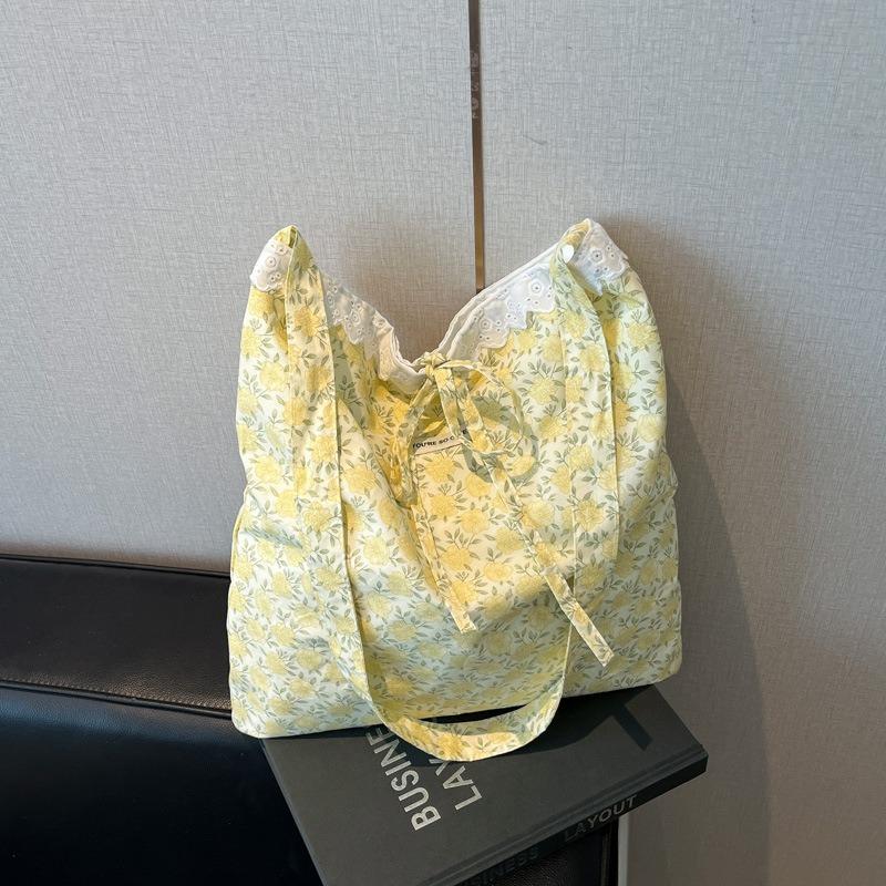 Pastoral floral bag women's new large-capacity lightweight casual shoulder messenger bag tote bag