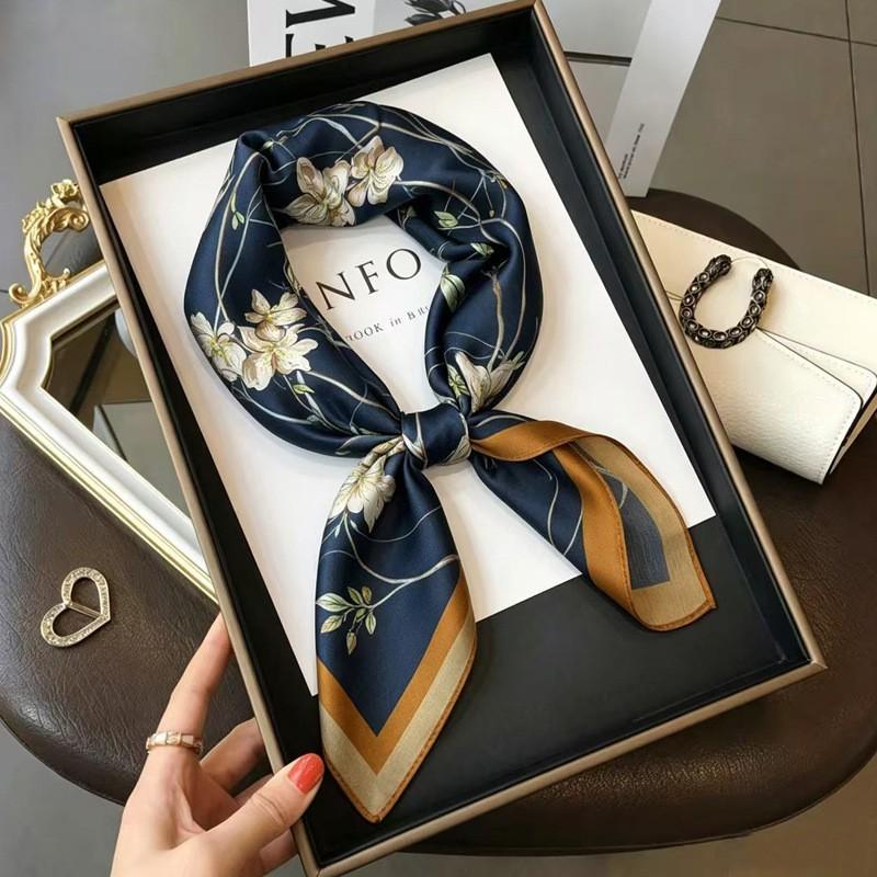 100% Mulberry Silk Scarf 70x70cm Square Neck Wrap Outdoor Air Conditioner Shawl Fashion Headscarf