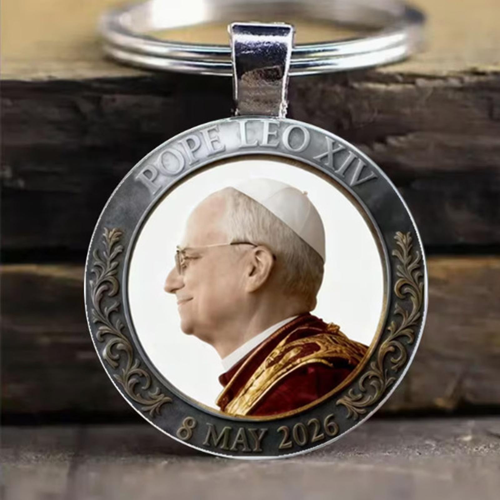 

Teaching Emperor XIV Round Glass Alloy Keychain Pendant Accessories In Europe And America One Size