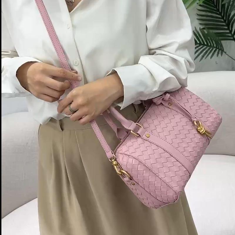 Bolsa de Mão Tecida em Couro de Vaca Diamante Outono/Inverno 2025: Bolsa Versátil para Negócios, Deslocamento, Ombro e Mensageiro