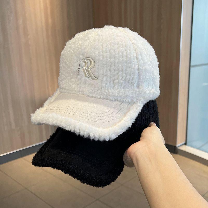 Winter Bestickter Buchstaben Plüsch Warme All-Match Baseballkappe Damen