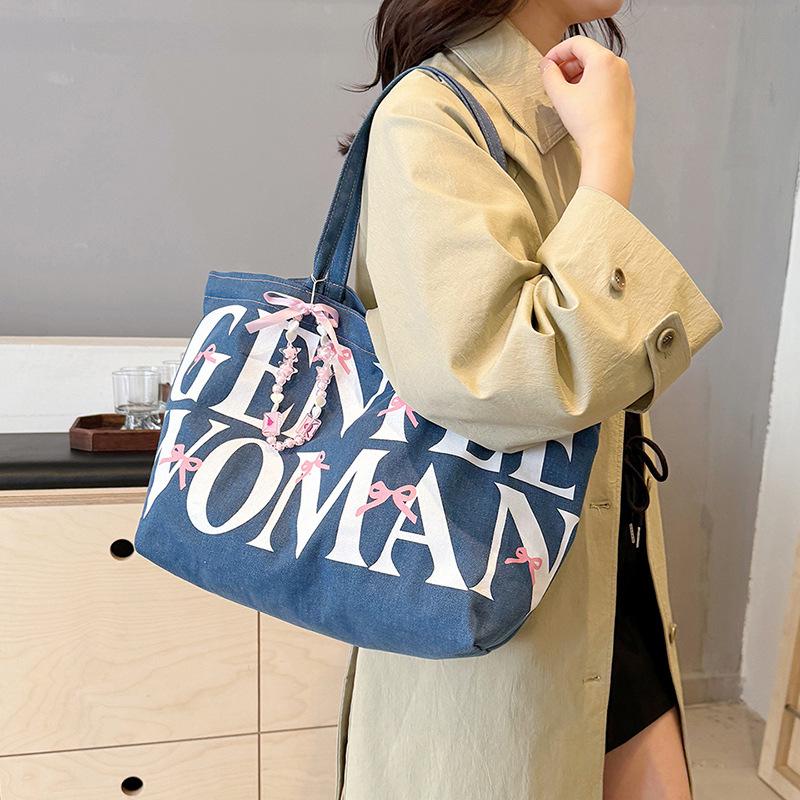 Korean Version of Girls' Large-capacity Tote Bag 2025 New Niche Canvas Bag Fashionable Letter Small Fresh Shoulder Bag