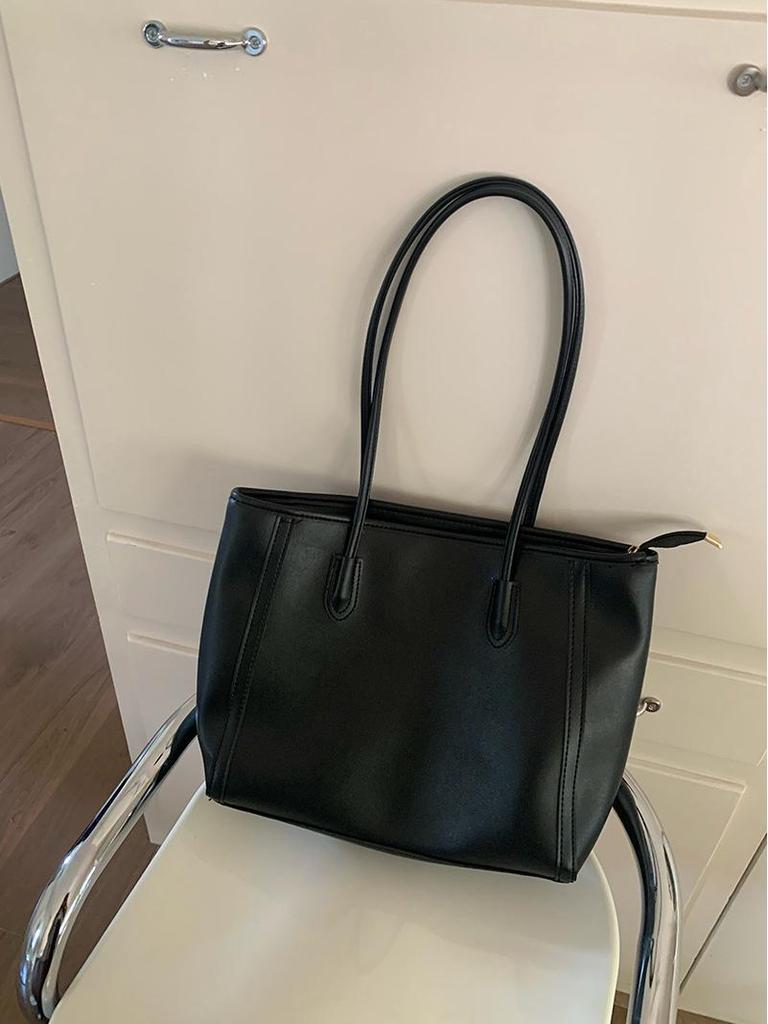 Retro 2025 Large Capacity Women's Tote Bag - Trendy Korean Style, Fashionable All-Match Shoulder Commuter Bag