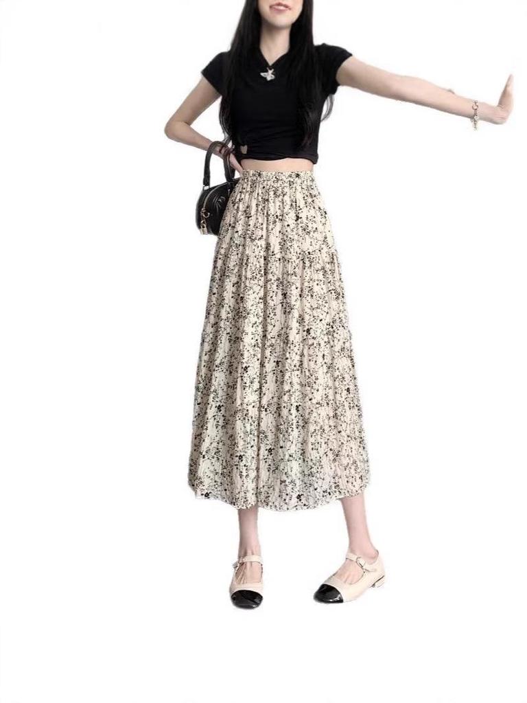 2026 Spring/Summer Floral High-Waisted A-Line Maxi Skirt for Women - Retro, Slimming, Hip-Covering Design