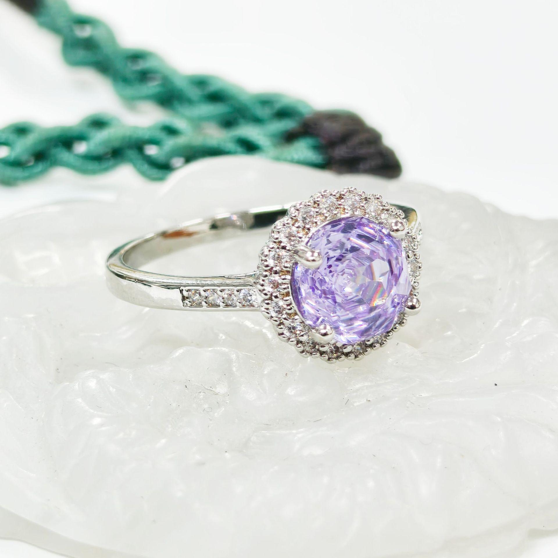 Gesen Jewelry Retro Zirconia Inlaid Round Fashion Ring Size 6