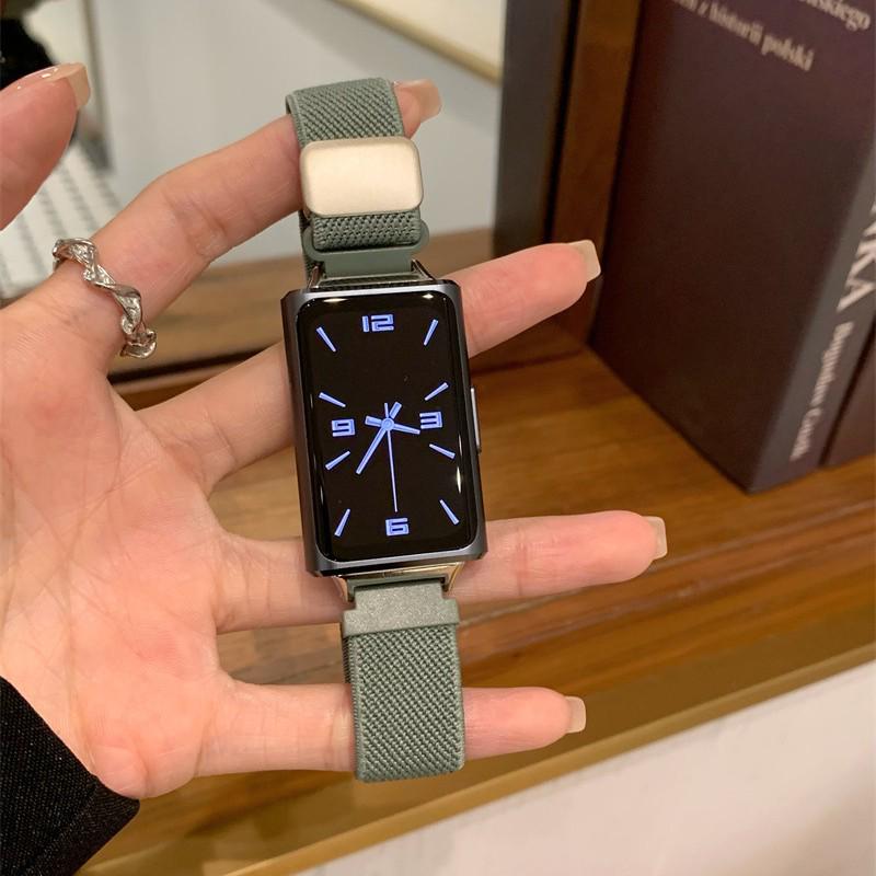 Compatible Strap for Huawei 11 Pro, GT654 Watch, Xiaomi 9, and Apple 11 with Magnetic Nylon Buckle