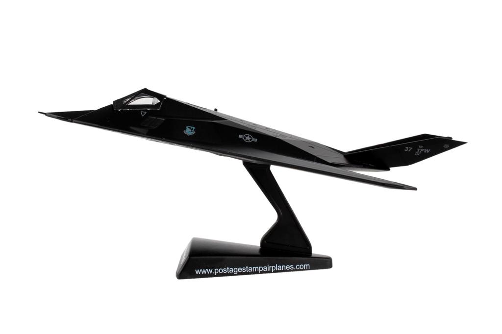 POSTAGE STAMP Nighthawk US Air Force Finished Model 1/150 F-117
