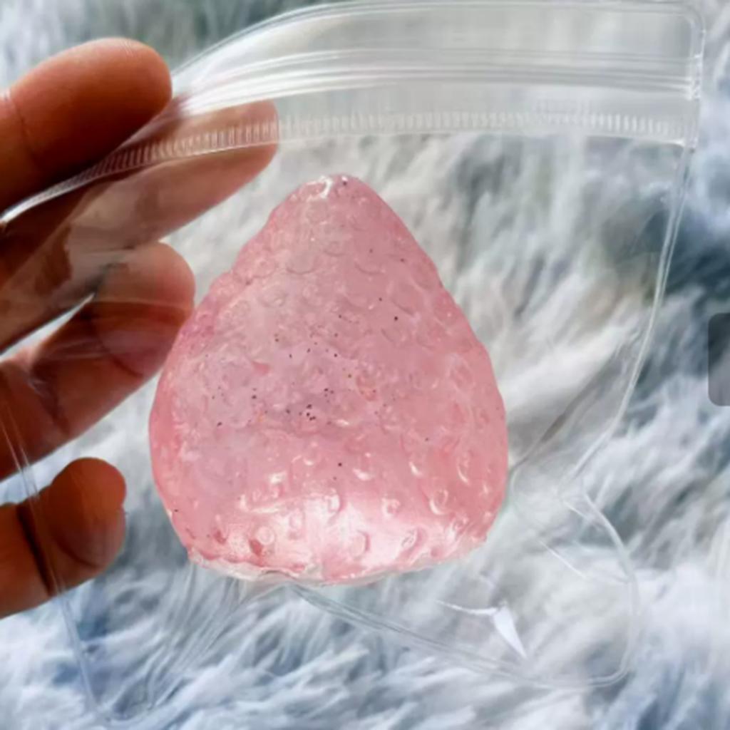 Snow-top Strawberry Squeezing Fun Soft Imitation Silicone Feel Decompression Venting Toy