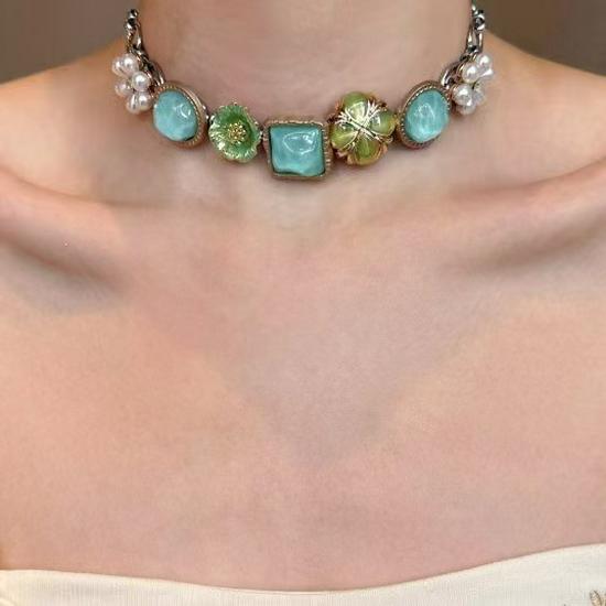 Retro Bohemian Sunflower Beaded Layered Necklace for Women - Light Luxury Clavicle Chain