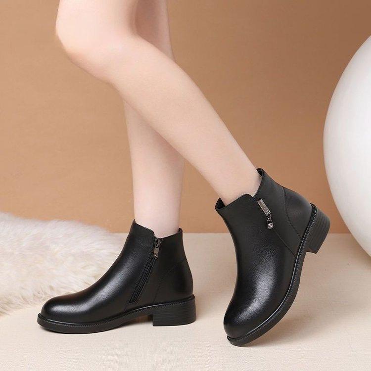 New Cotton Shoes Warm Boots Winter Soft-soled Flat-soled Piled Thickened Short Boots Non-slip Medium Boots