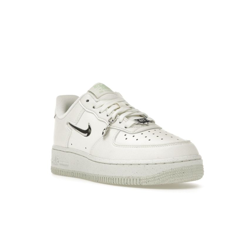 Nike WMNS Air Force 1 '07 SE Next Nature 'Sail Liquid Metal' FN8540-100 Damen Freizeitsneakers