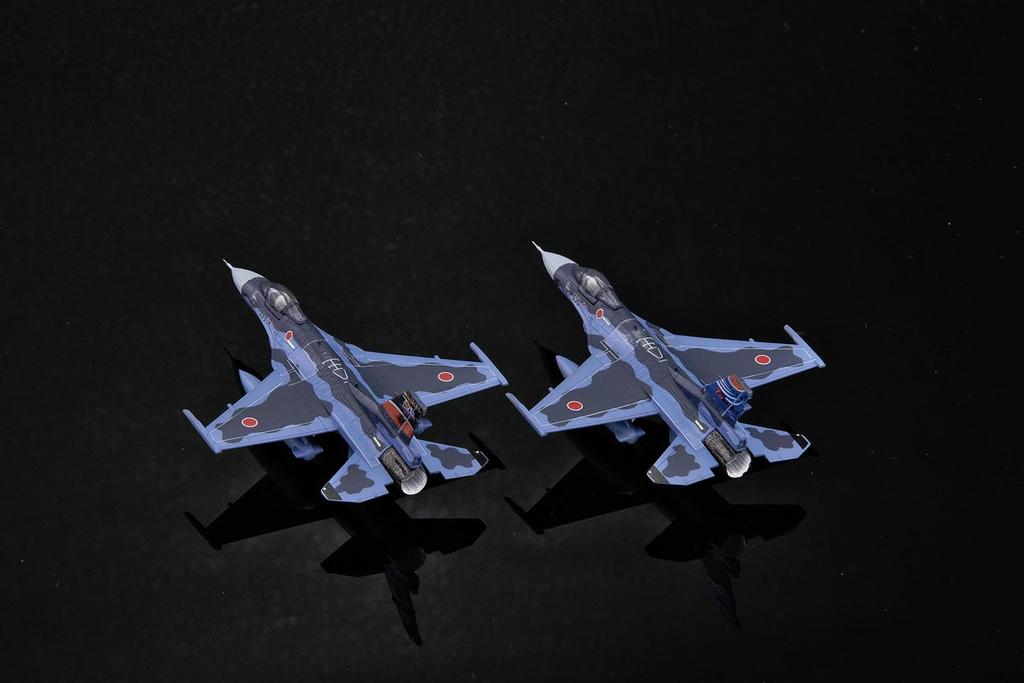 PLATZ Japan Air Force 70th Anniversary of the Founding of the Air Force 70th Anniversary of the Opening of Tsuiki Base Painted Aircraft Set of 2