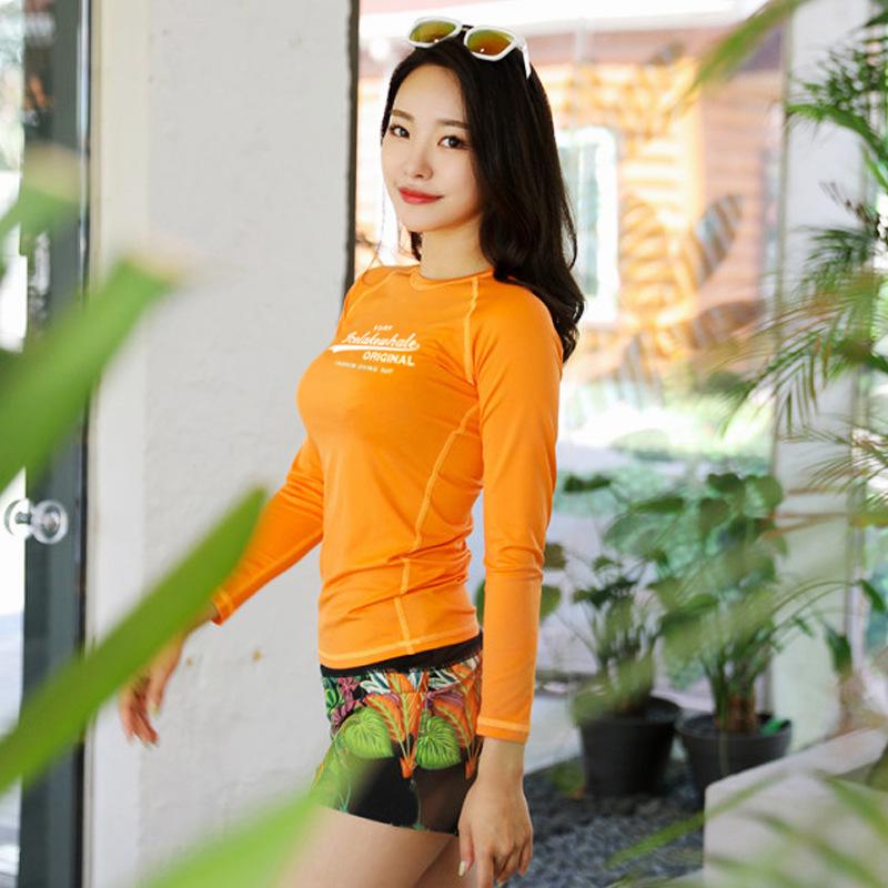 Women's Slimming Sun-Protective Long-Sleeve Swimsuit - Tummy-Covering & Conservative, Perfect for Summer Hot Springs (2022).