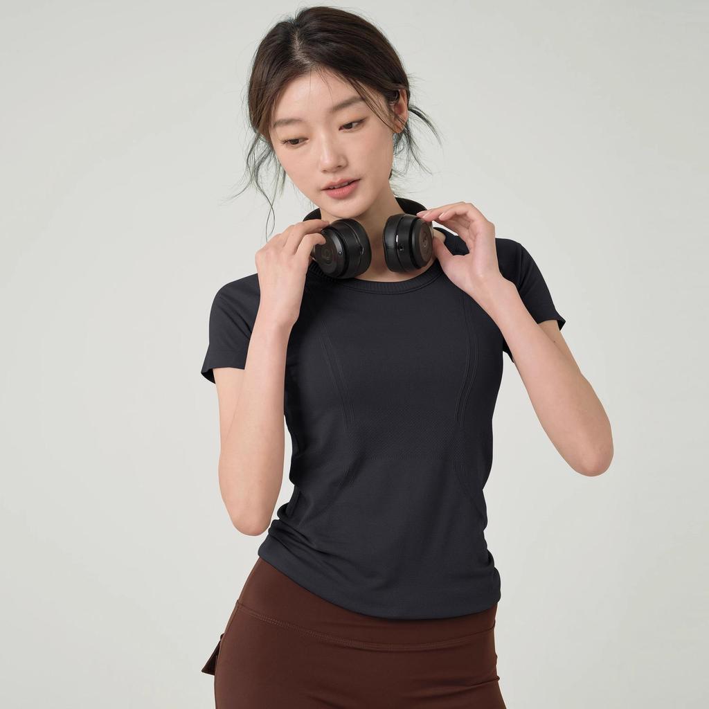 Women's Slim Fit Quick-Dry Yoga Top - Breathable, Short Sleeve Sports Shirt for Running, Fitness, and Pilates