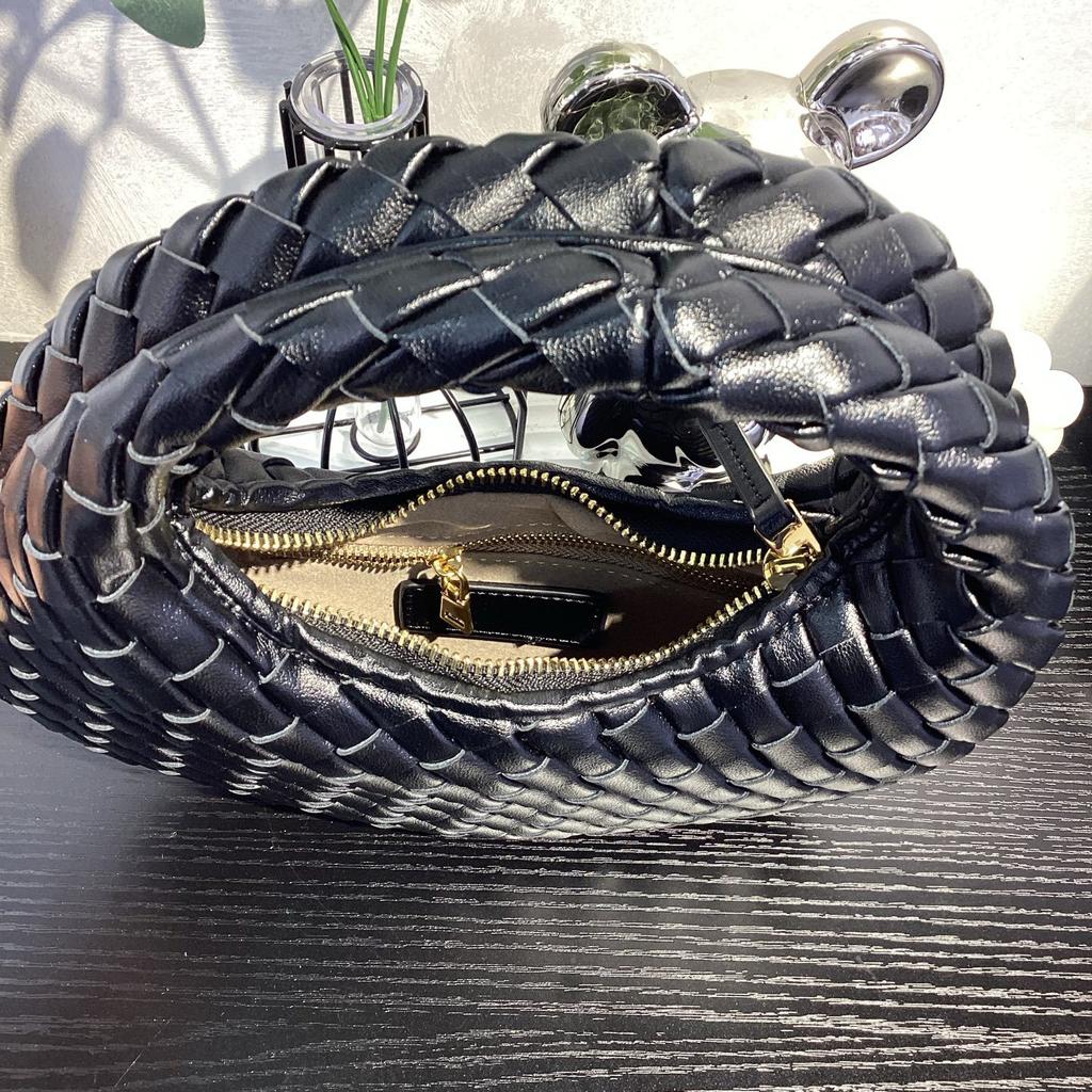 2026 Bag women's premium texture hand-woven hand carry shoulder crossbody chain round bag