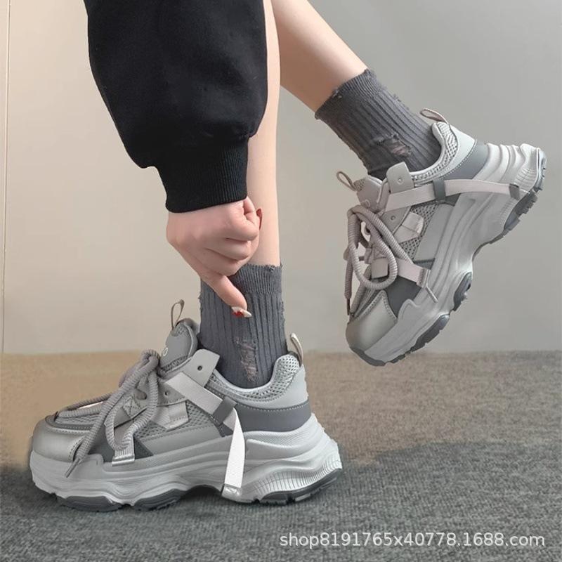 

Спортивные кроссовки для папы для внешней торговли, визуально уменьшают стопу, супер огонь, универсальные, небольшая толстая подошва увеличивает рост, повседневная обувь для жарки на улице 40