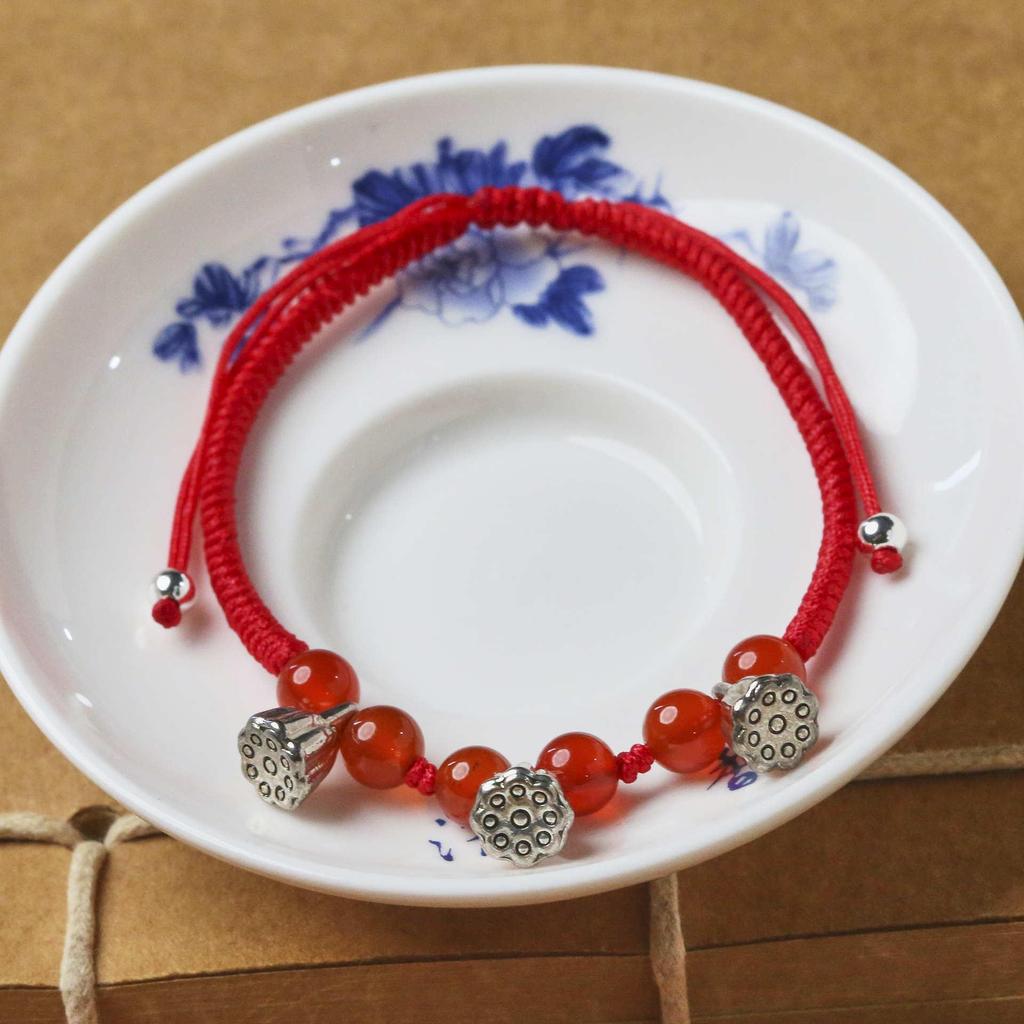 King Kong Knot Lotus Pod Bracelet: Versatile Red Hand Rope Gift for Women