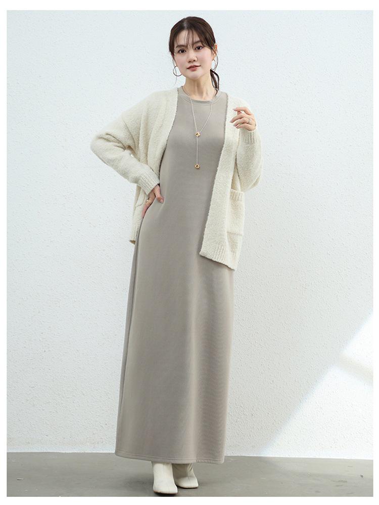 Women's Thickened Long Sleeve Round Neck Dress – Warm, Solid Color, Waist-Cinched for Autumn/Winter