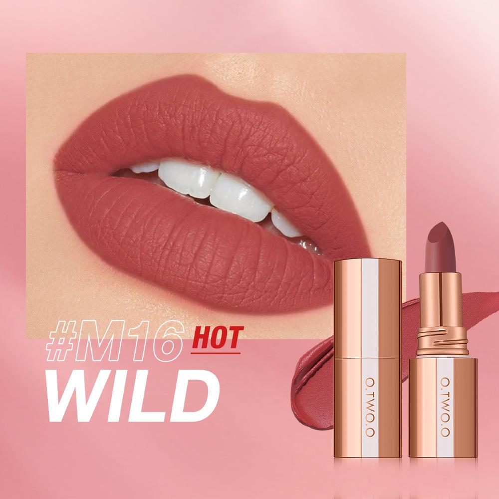 O.TWO.O Rossetto Opaco Colore Bloccante Bacio Nebbioso – Rossetto Opaco Vellutato a Nebbia Leggera Lunga Tenuta