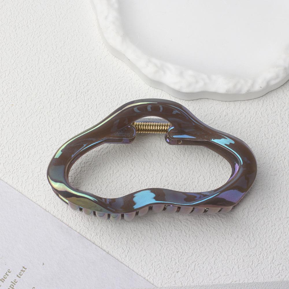 Korean Versatile Shiny Claw Clip: High-End Hair Accessory for Women
