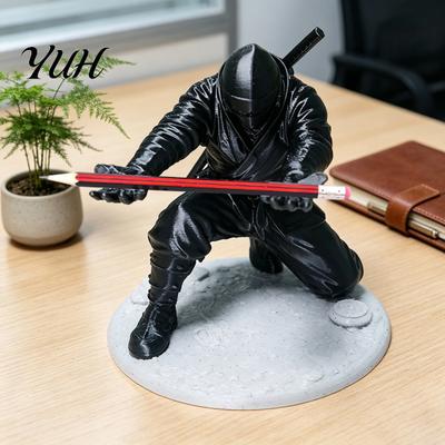 Kreativ Penneholder Ninja til Skrivebord Knælende Samurai Blyant 3D Printet Gave Drenge Studerende Kontorarbejdere