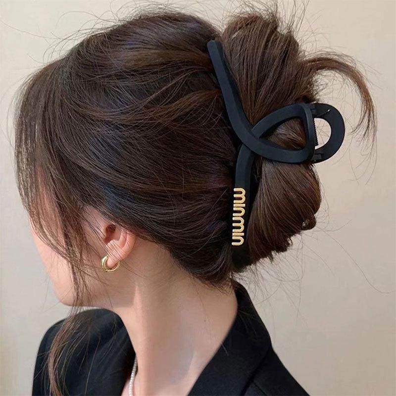Elegant Large Hair Claw Clip for Thick Hair - High-End Korean Updo Shark Clip