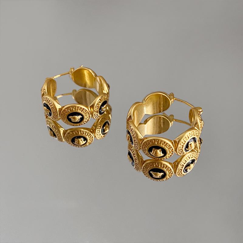 Ice quenched blue flower artificial crystal fringed earrings Cool wind temperament stud earrings Internet celebrity earrings