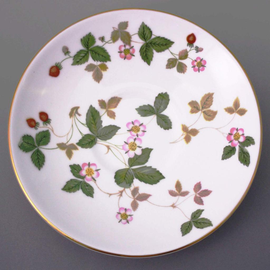 [Officially Imported] Wedgwood Wild Strawberry Cup & Saucer (Peony) Wedding Gift 1053287