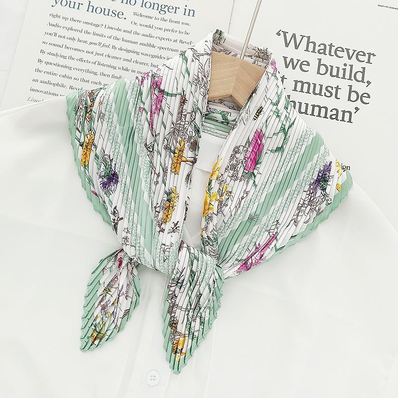 Retro Color Block Crinkled Square Scarf - 70cm Pleated Neckerchief in Imitation Silk for Women