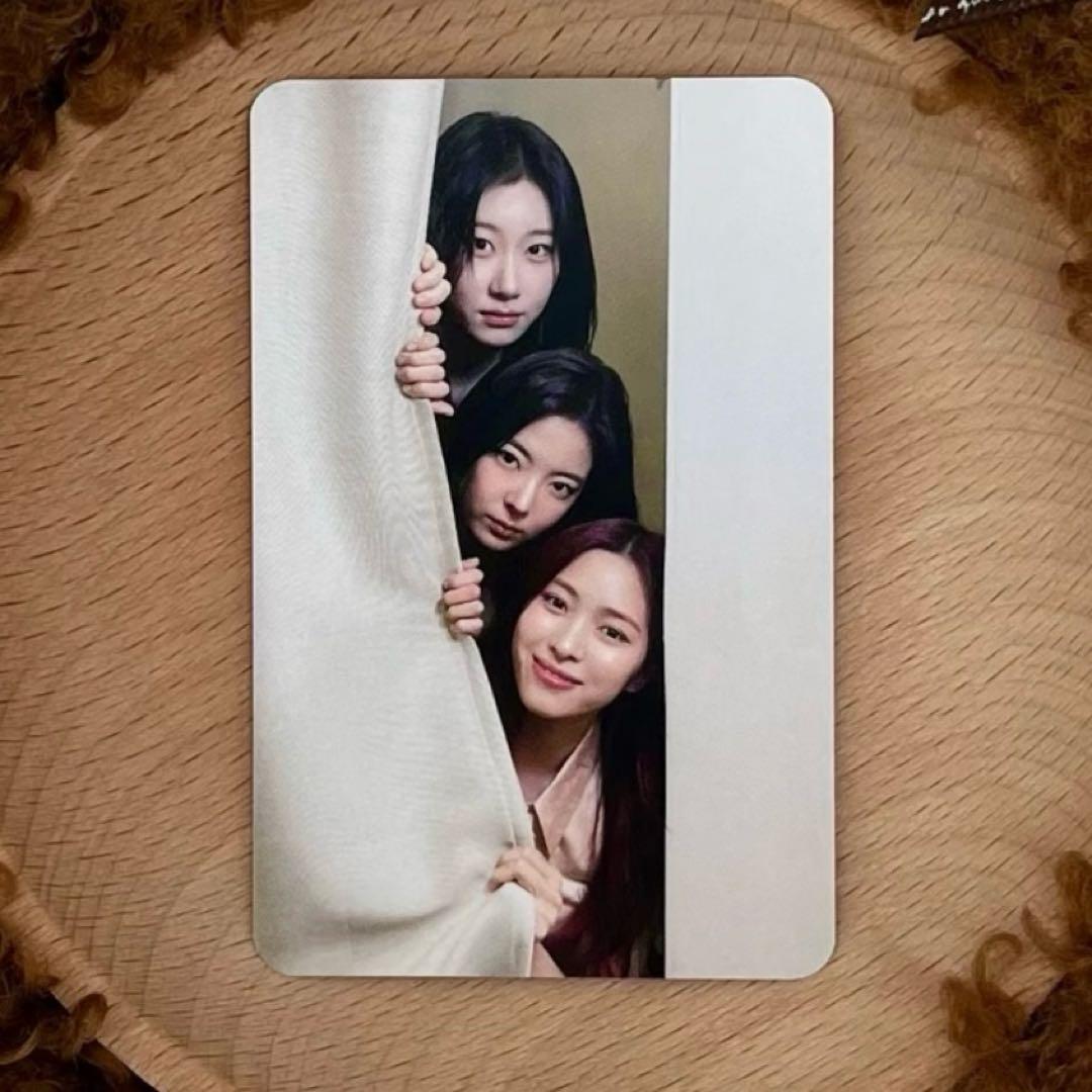 

[USED] itzy GWBG makestar Lakidro Limited Unit Trading Card B