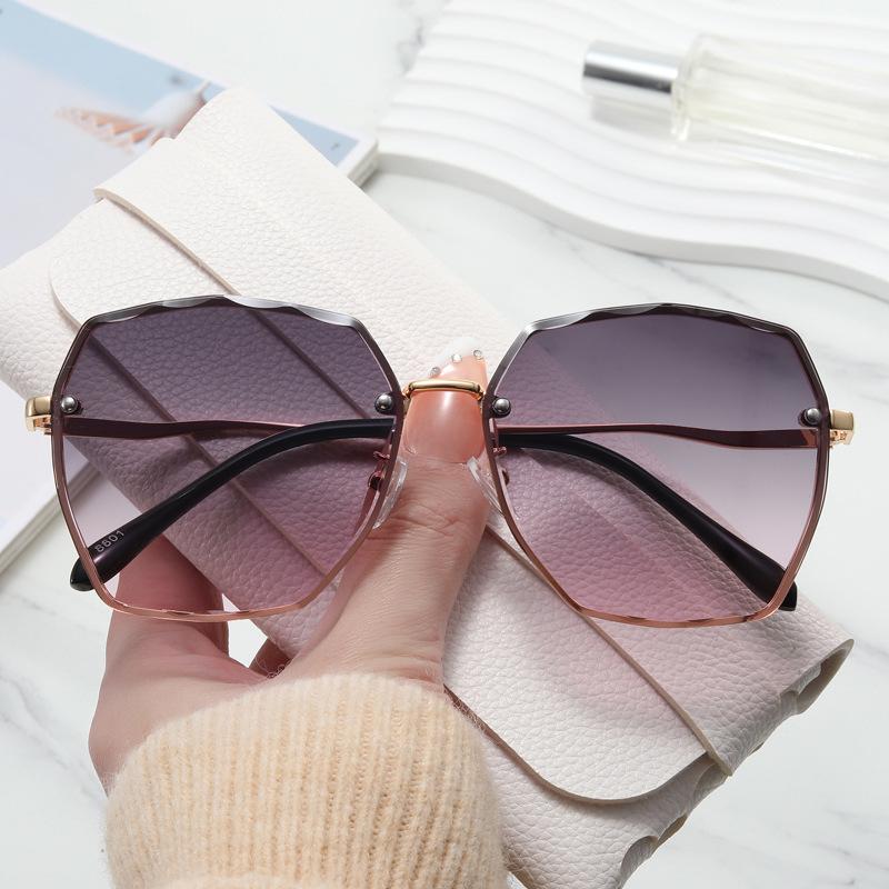 

Солнцезащитные очки Moisty Big Face и Thin Sunglasses для женщин, летние солнцезащитные очки с защитой от ультрафиолета