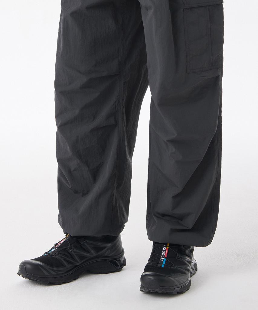 MUSINSA STANDARD Nylon One-Tuck Parachute Cargo Pants [Dark Grey]