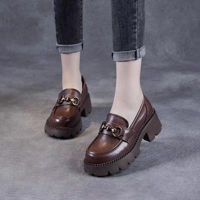 Chaussures pour femmes Chaussures en cuir petites et à la mode Chaussures décontractées Mocassins Nouveau style Semelle épaisse et polyvalente
