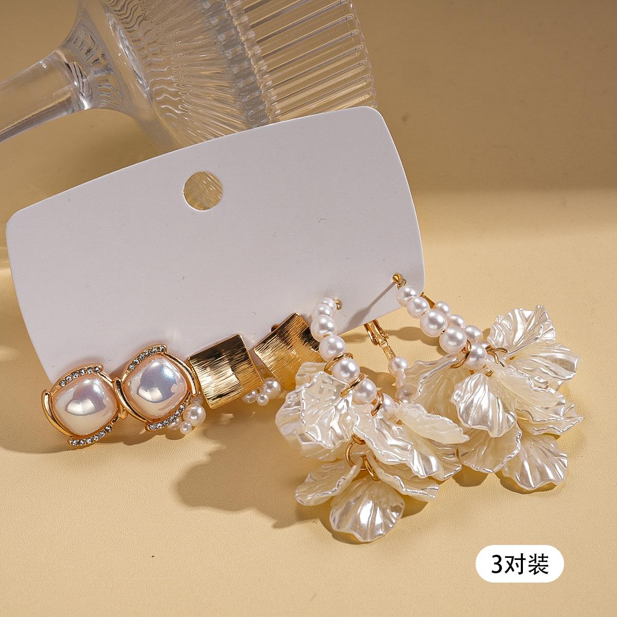 Diamond imitation pearl square petal fringed silver needle earrings elegant retro earrings