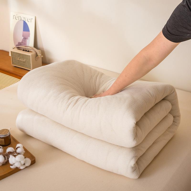 

Синьцзянский хлопковый стеганый сердечник - толстое зимнее одеяло для общежитий и матрасов 150x200cm 3 Jin