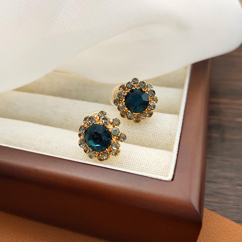 High-End Sapphire Vintage Ear Clips for Women, No Piercing, Autumn/Winter 2023