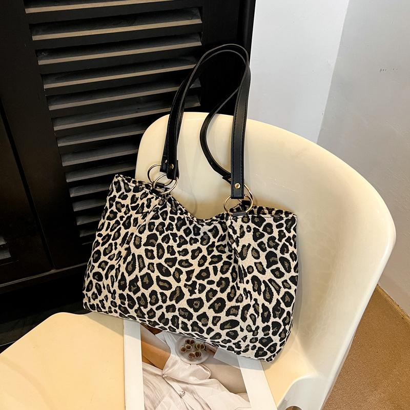 

2025 лето новая мода корейский инс стиль ленивый леопардовый принт женская сумка через плечо кроссбоди большая вместимость сумка-тоут
