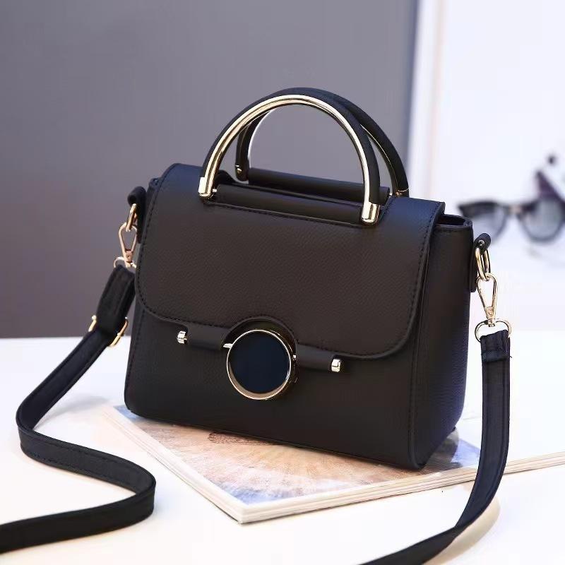 

Shoulder bag bag summer new fashion solid color simple magnetic buckle messenger handbag small square bag 22*12*16 чёрный