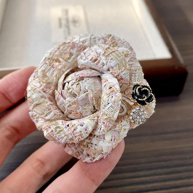 Elegante Kamelienblütenbrosche: High-End Stil Korsagen-Nadel für Pullover und Mäntel