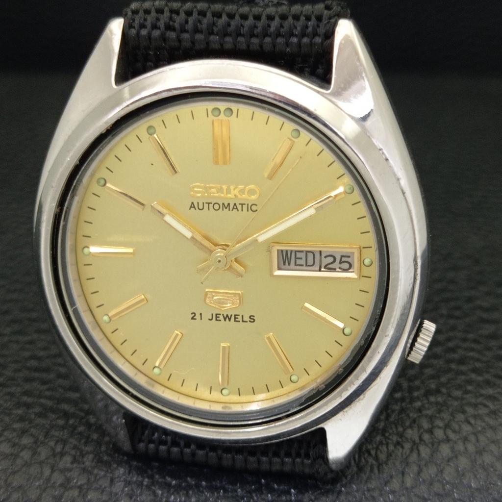AUTOMATIC VINTAGE SEIKO 5 JAPAN 7019A MENS GOLDEN COLOR DIAL WATCH A702617-1 R209-a702617
