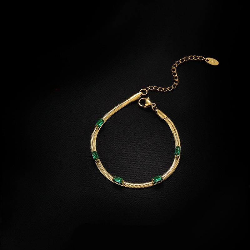 New Personal Luxury Gold Color Stainless Steel Emerald Necklace for Women Charm Green Crystal Bride Party Collar Jewelry No Fade