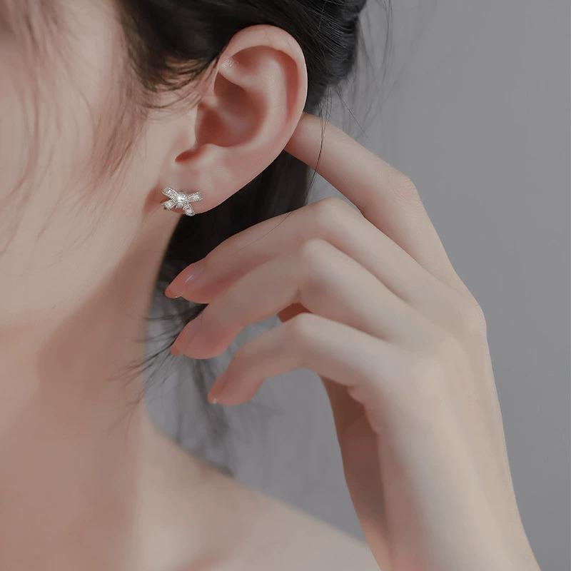 Light Luxury High-end Bow Stud Earrings Women's New Earrings Fashion Temperament Versatile Earrings