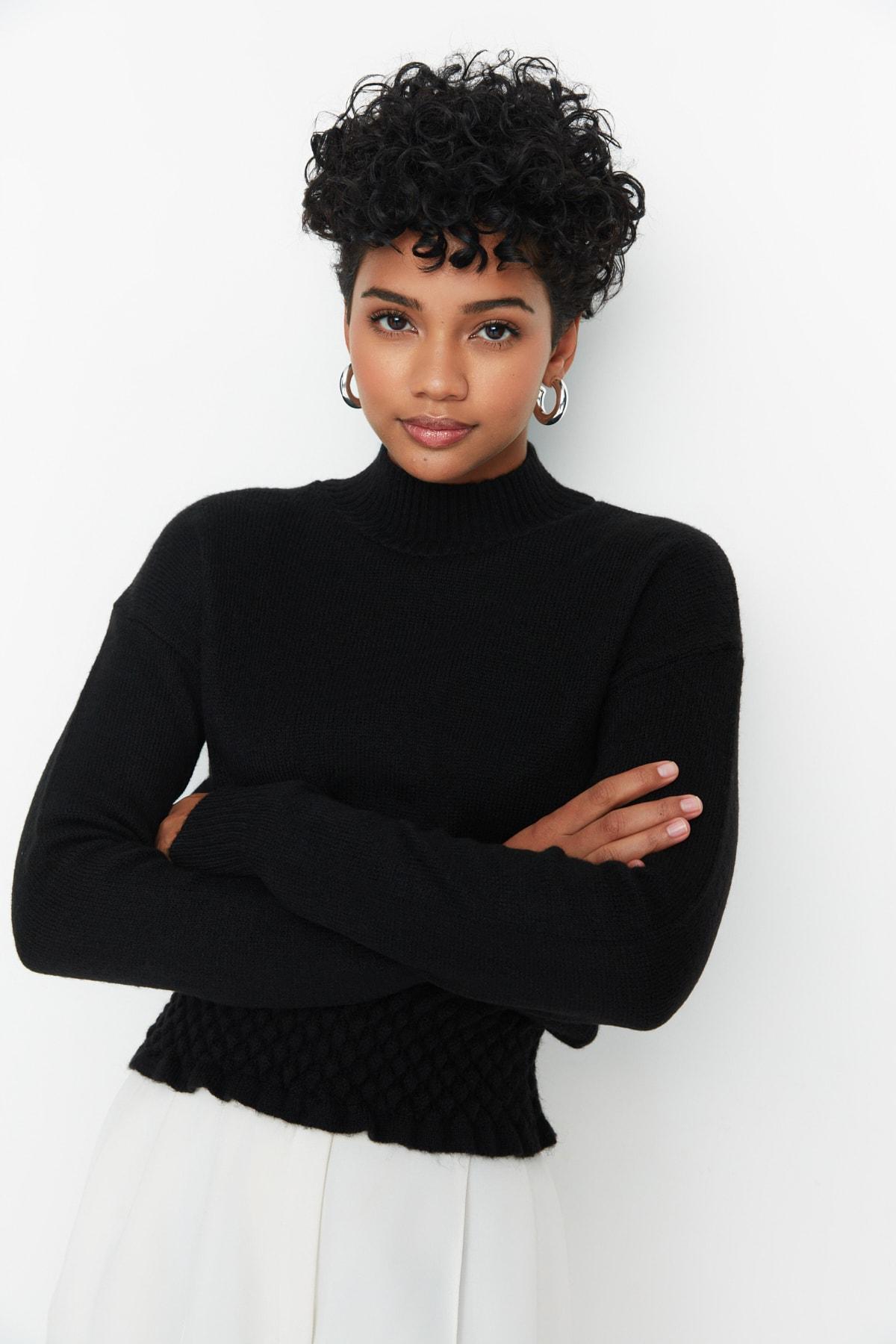 

Свитер - Черный - Классический крой